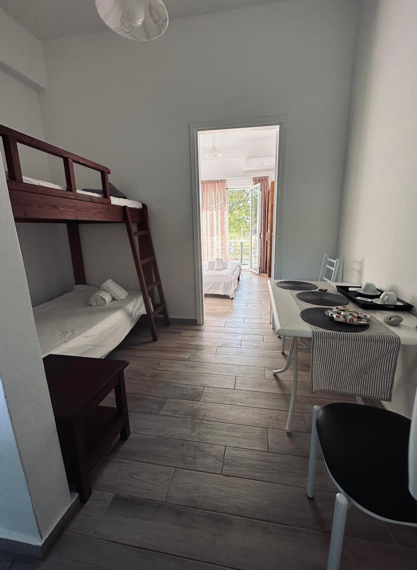 The Kitehouse Apartments Eleónasz Kültér fotó